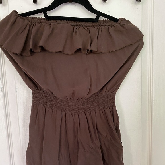 Brown off the shoulder romper - Picture 2 of 3